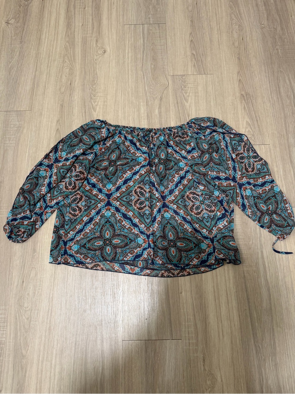 BCBGMAXAZRIA Paisley Off Shoulder Blouse Size M Boho Tie Sleeve